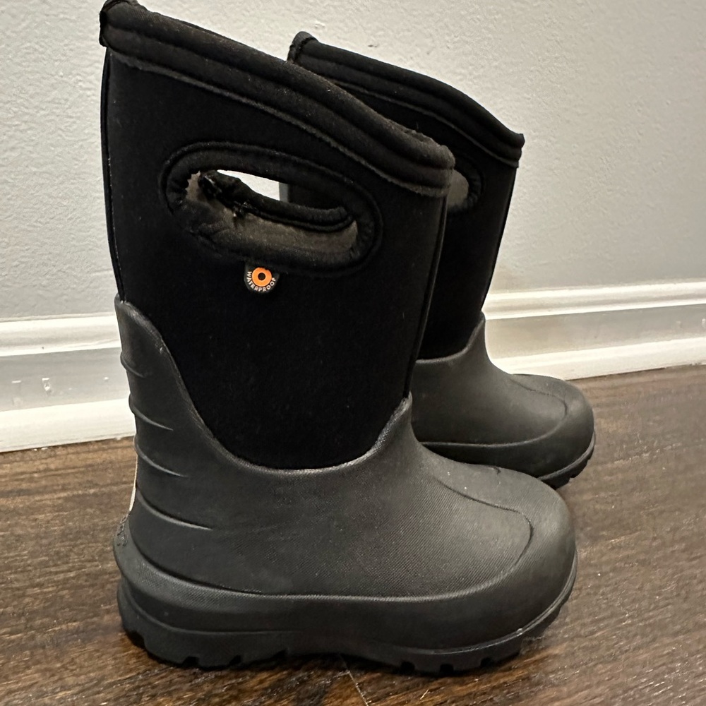 Bogs Kids' Neo-Classic Insulated Waterproof Boot- Size 9M in Black
